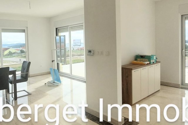 House, 398 m2, For Sale, Vodice