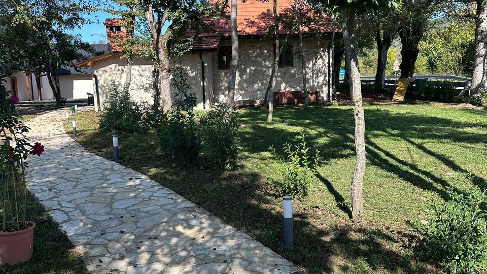 Tourist complex with real Lika flair for sale near Plitvice National Park!