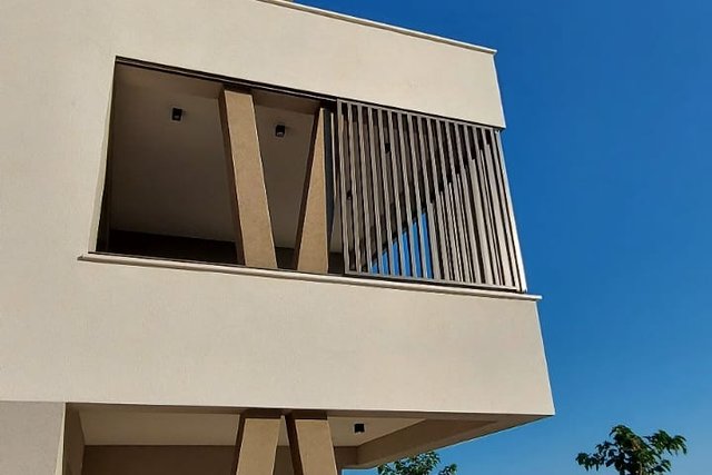 Runtergesetzt bis 01.September - VODICE - nur 300m zum Meer- 4 Zimmer Wohnung in einem Gebäude mit Aufzug und GARAGE